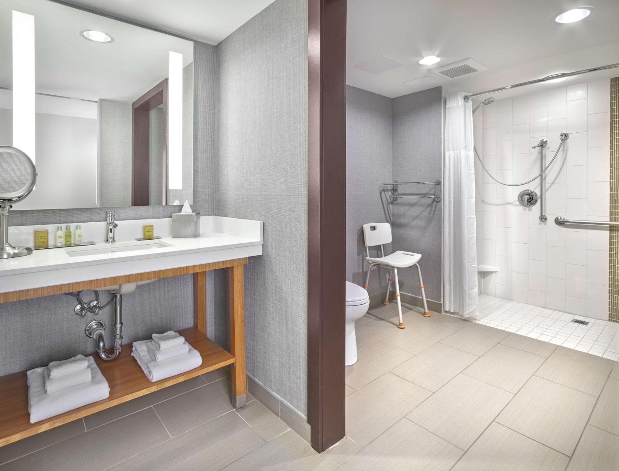 Doubletree By Hilton Edmonton Downtown Hotel Kültér fotó