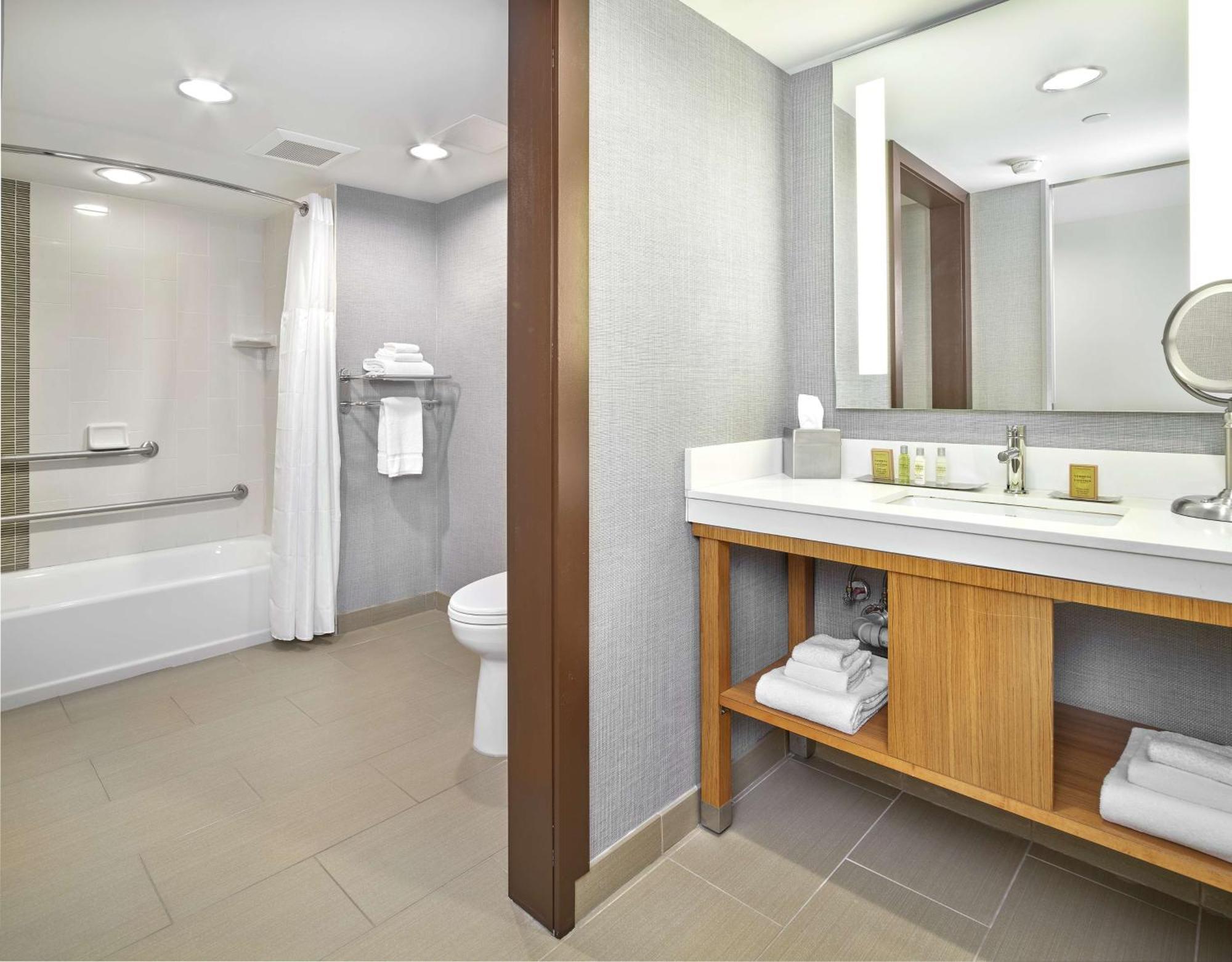 Doubletree By Hilton Edmonton Downtown Hotel Kültér fotó