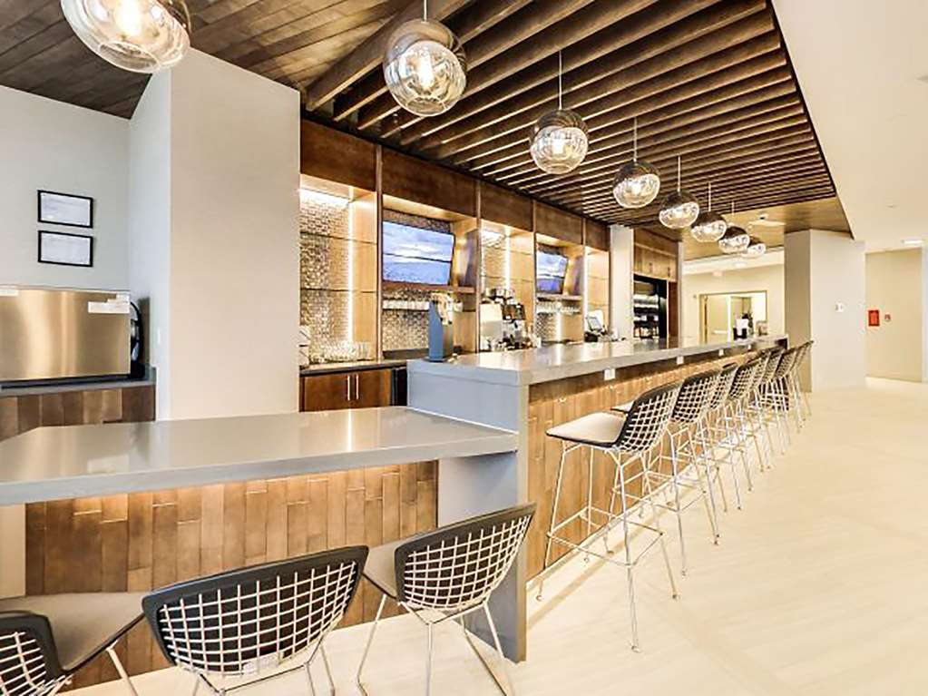 Doubletree By Hilton Edmonton Downtown Hotel Étterem fotó